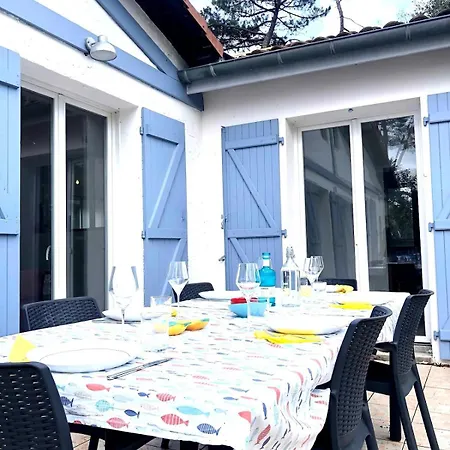 Holiday home Maison Entre Foret Et Ocean - Piscine Et Tennis