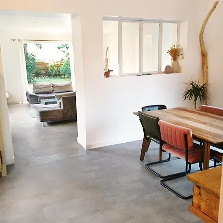 Holiday home Maison Entre Foret Et Ocean - Piscine Et Tennis